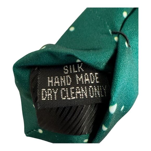 Green Reindeer Christmas Holiday Handmade 100% Silk Tie - Picture 3 of 4